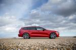 Volvo V60 T5 R-Design 2018 года (UK)